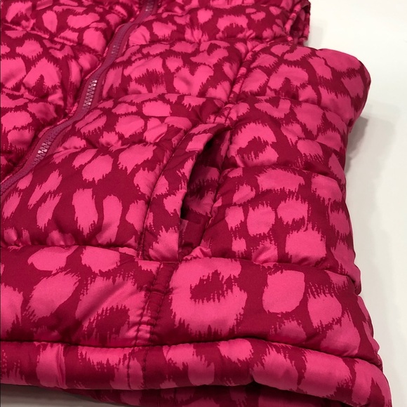 Old Navy Girls’ Cheetah Print Puffer Vest - Large (10-12) - Picture 5 of 9